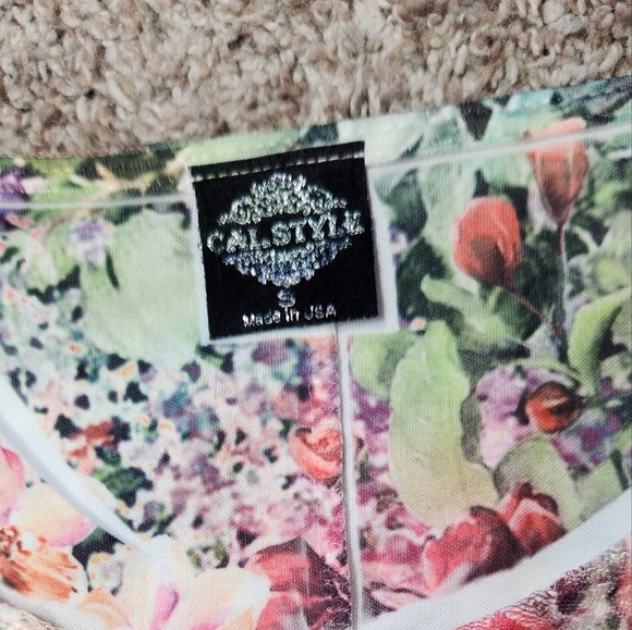 CAL Style Tunic floral lace blouse - Picture 2 of 6